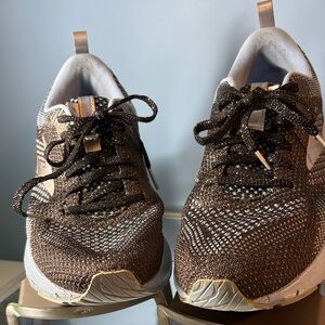 Brooks Black and Light Blue Running Shoes Revel 5 Sneakers Women’s size 8.